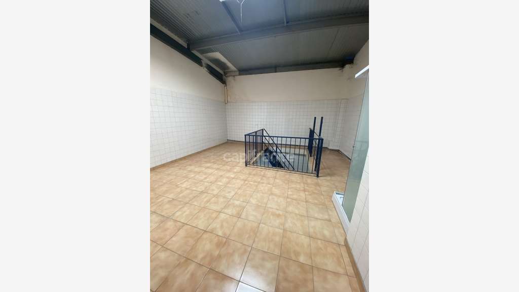 Local d'activité 180m² à louer à Guibeville