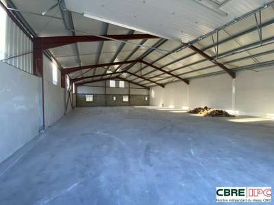 Location entrepôt 420m² sortie autoroute à Guiche