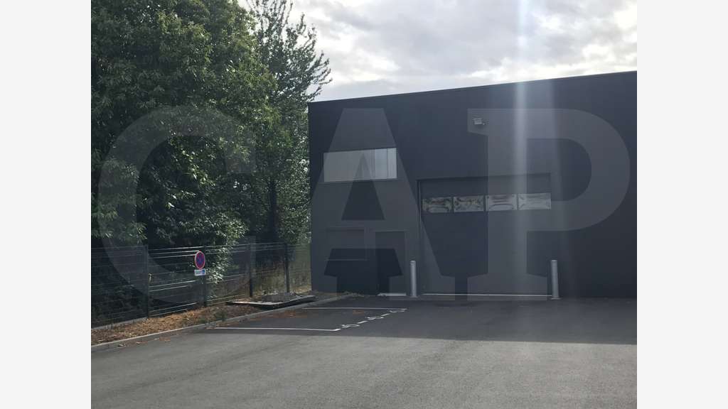 A louer cellule d'activité 150m² à Guichen