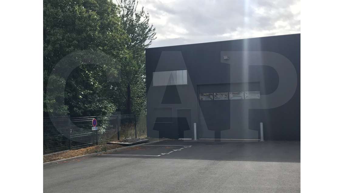 A louer cellule d'activité 150m² à Guichen