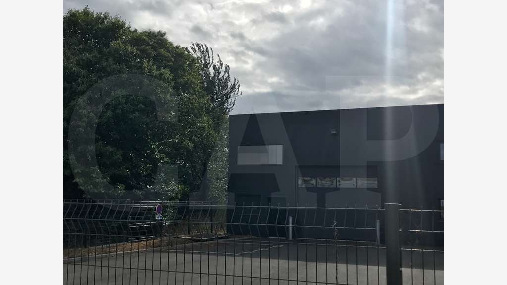 A louer cellule d'activité 150m² à Guichen