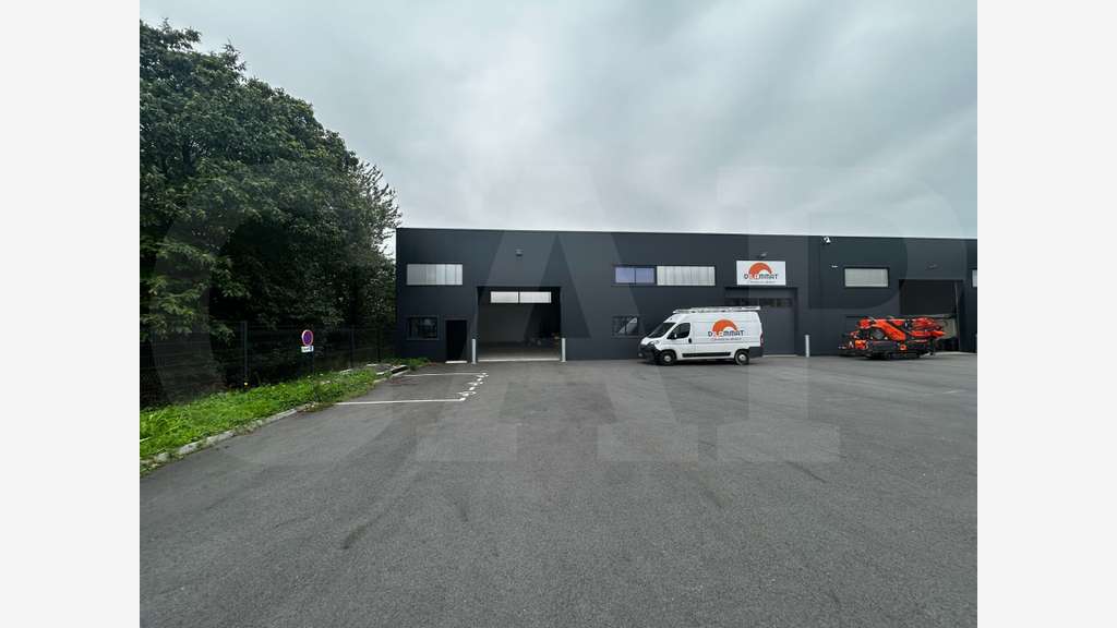 Opportunité Locative 233m² à Guichen