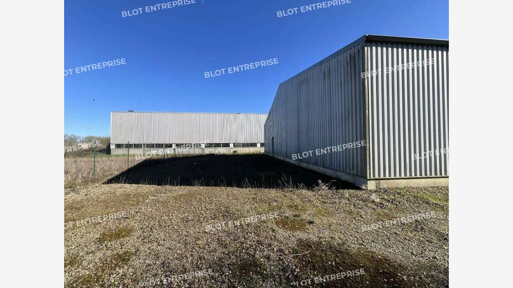 A louer local d'activités 450m² à Guichen