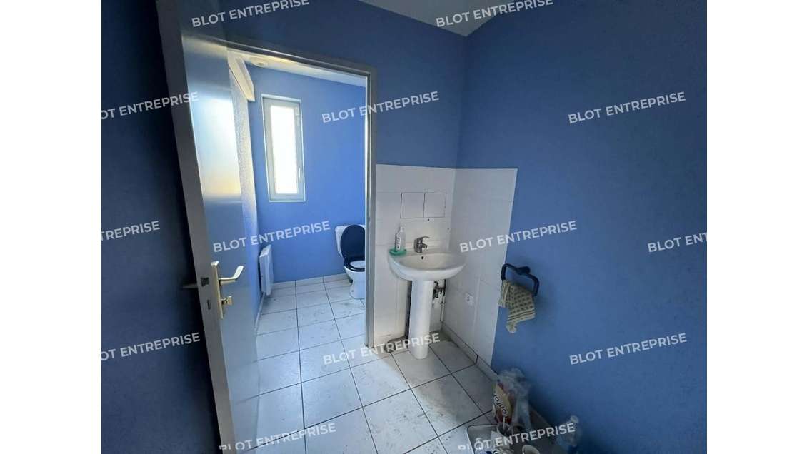 A louer local d'activités 450m² à Guichen