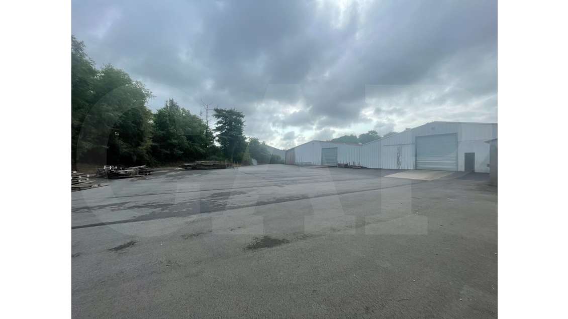 A louer local d'activité 1100m² a Guidel 