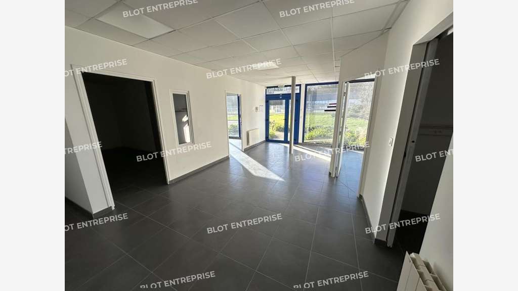 A louer local d'activités de 500m² en ZA à Guidel