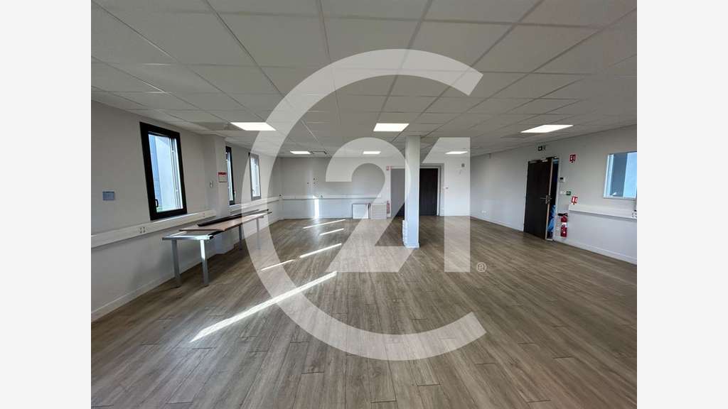 A louer bâtiment activité 470m² Guilherand Granges