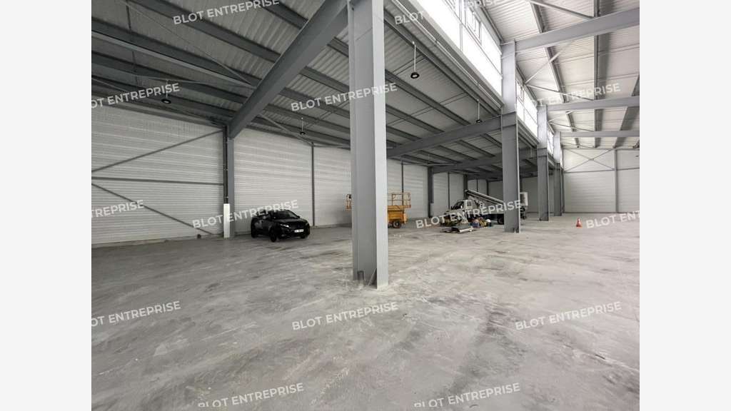 A louer local d'activités neuf de 840m² à Guipavas