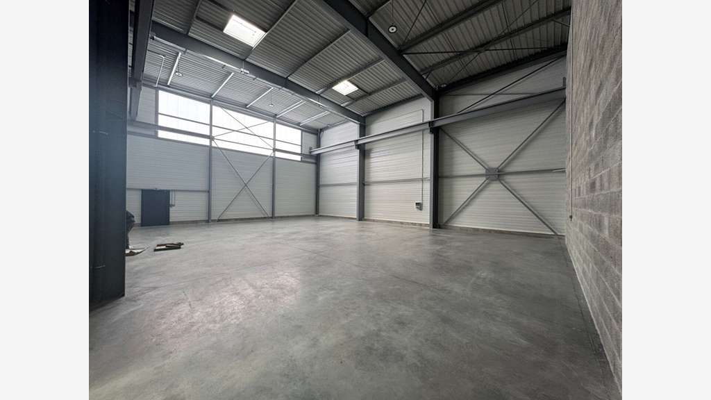 A louer local d'activité 320m² Guipavas empl strat