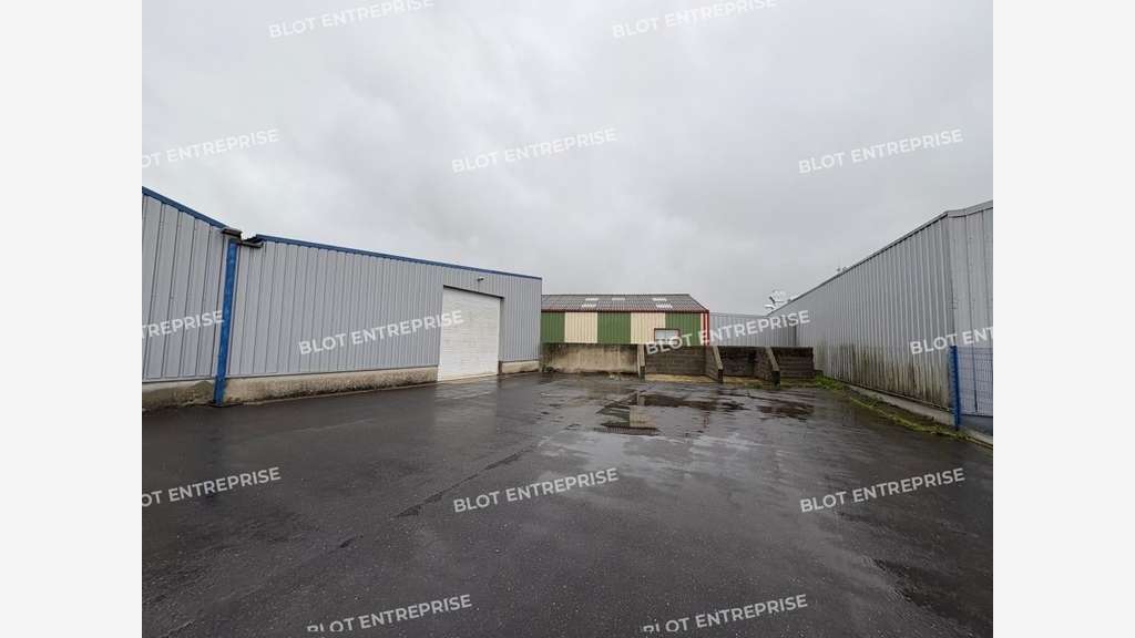 À LOUER - LOCAL D'ACTIVITES - 220 m² - GUISSENY