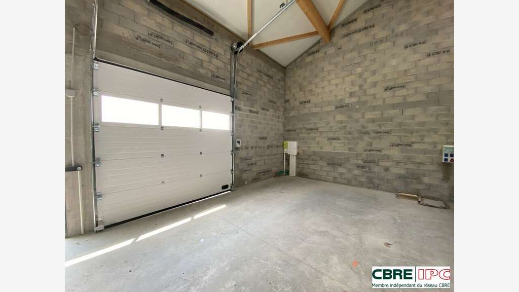Location local d'activité de 229m² à Halsou