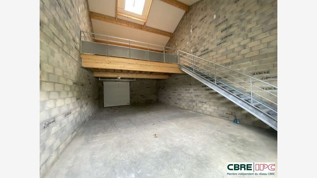 Location local d'activité de 229m² à Halsou