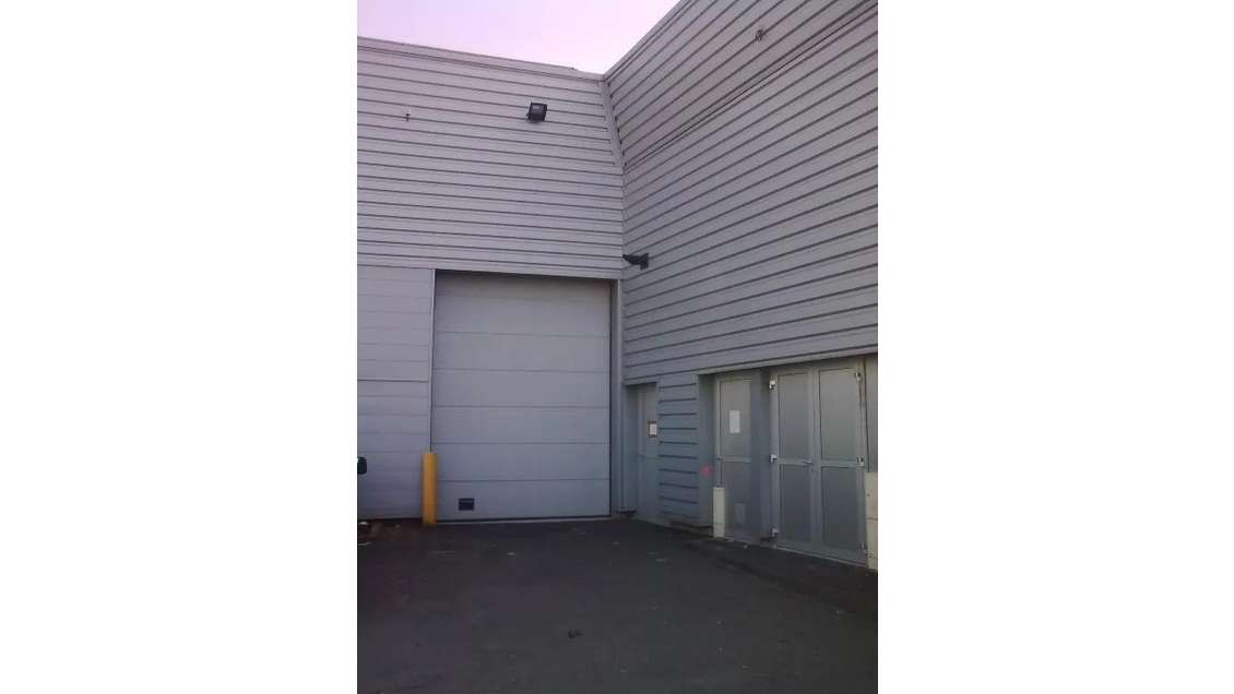 À louer local d'activités 305m² à Harfleur 