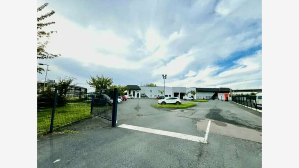 Local d'activités à louer 450m² à Harfleur (76)