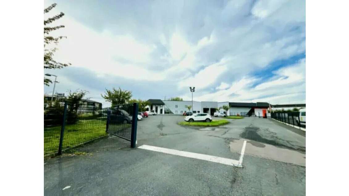 Local d'activités à louer 450m² à Harfleur (76)