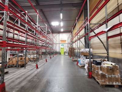 Location d'un entrepôt d'une surface de 700 m² p