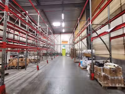 Location d'un entrepôt d'une surface de 700 m² p