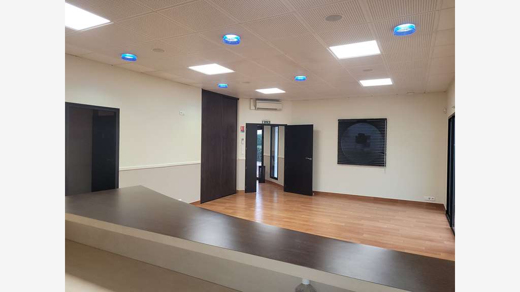 A louer local d'activité 367m² à Haute Goulaine