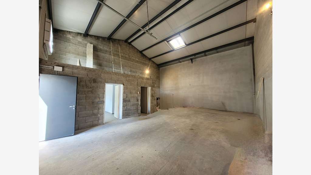 A louer local d'activité 110m² à Haute Goulaine