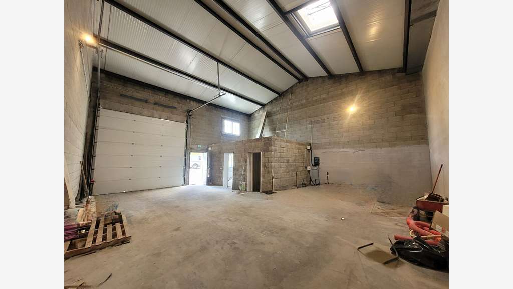 A louer local d'activité 110m² à Haute Goulaine