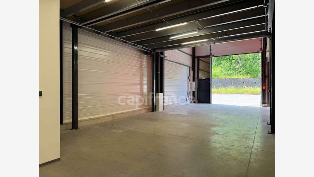Entrepôt neuf 90m² à louer à Heillecourt