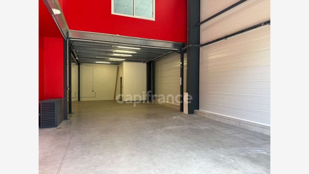 Entrepôt neuf 90m² à louer à Heillecourt