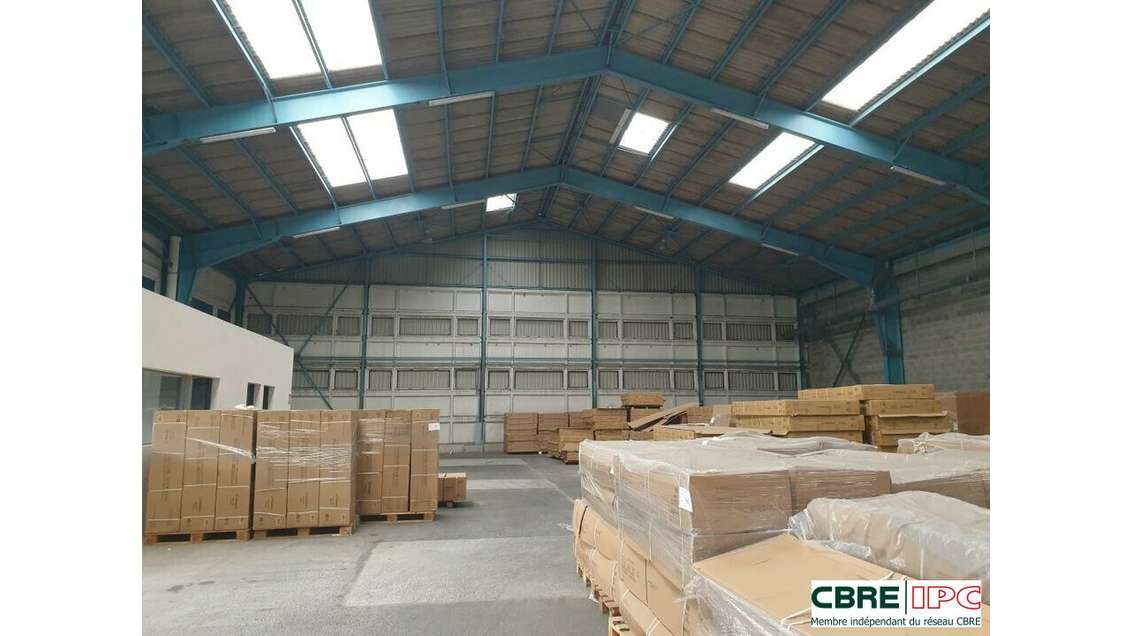 Location locaux 1040m² ZI Joncaux à Hendaye