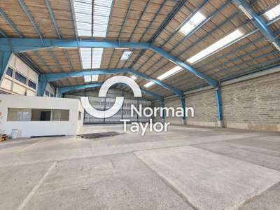 Local d'activité 1040m² à louer à Hendaye Joncaux 