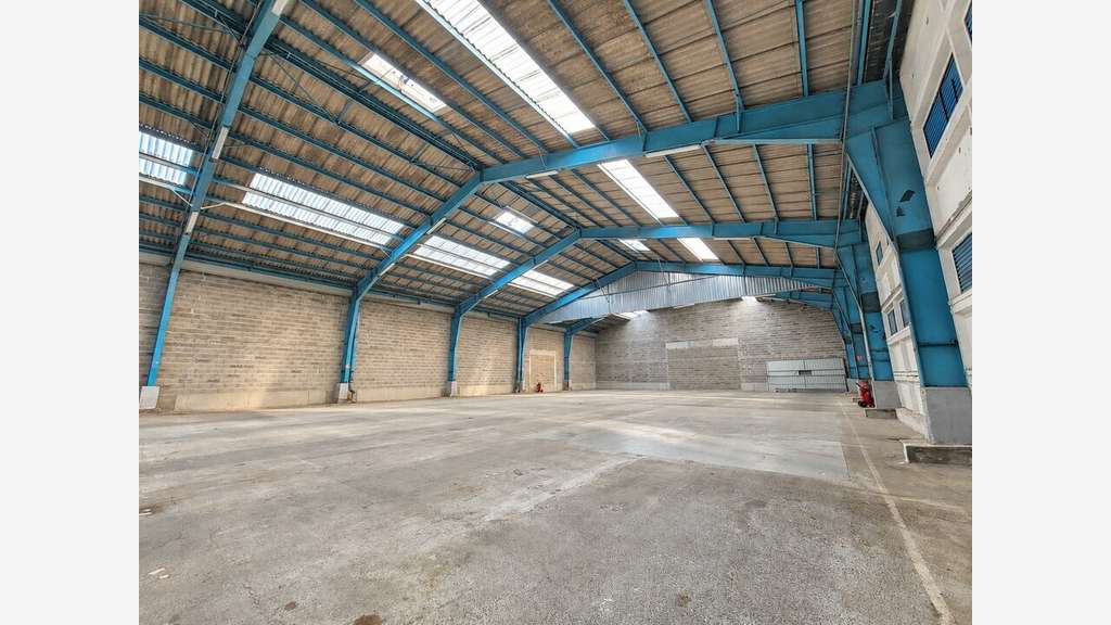 Local d'activité 1040m² à louer à Hendaye Joncaux 