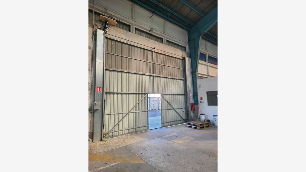 Local d'activité 1040m² à louer à Hendaye Joncaux