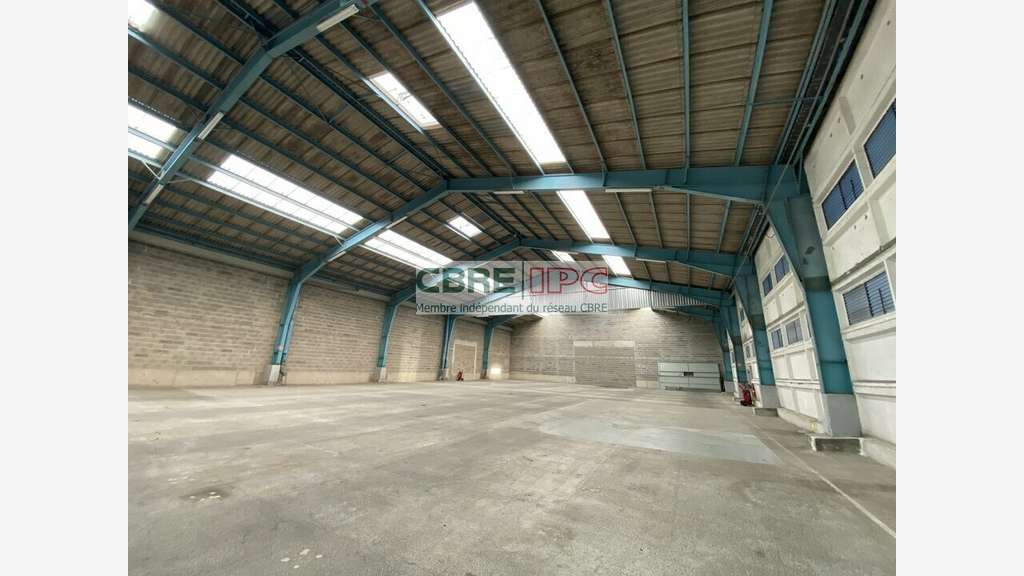 Location bâtiment de 8900m² en zi Joncaux Hendaye