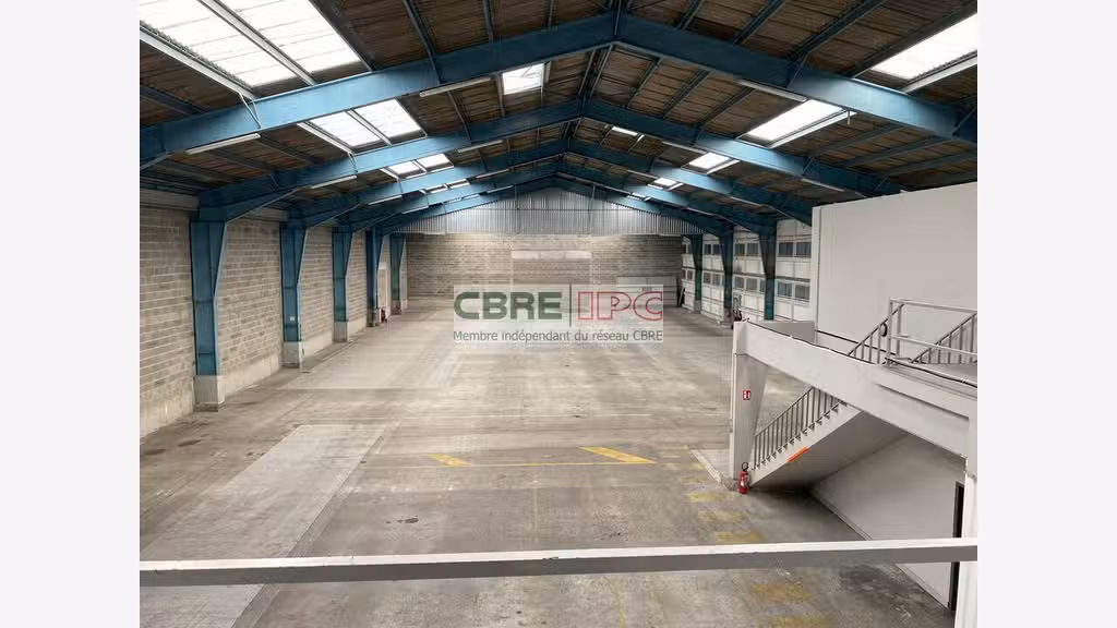 Location bâtiment de 8900m² en zi Joncaux Hendaye