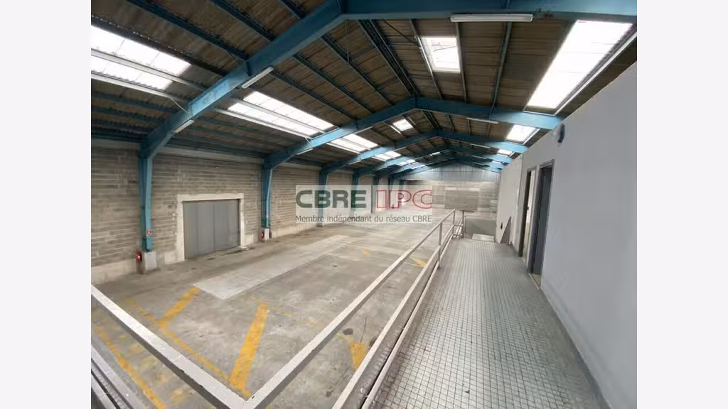 Location bâtiment de 8900m² en zi Joncaux Hendaye