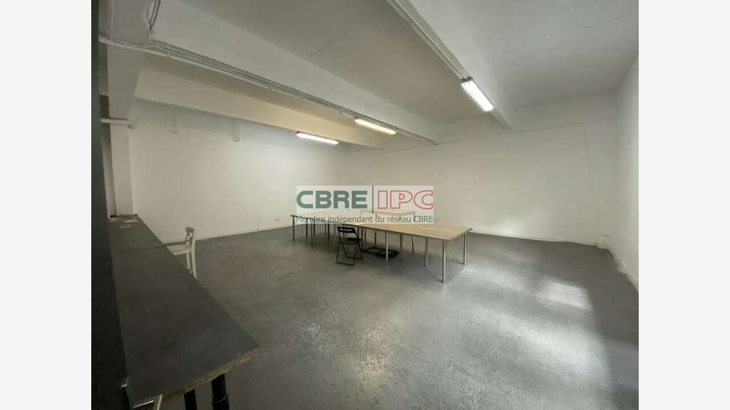 Location bâtiment de 8900m² en zi Joncaux Hendaye