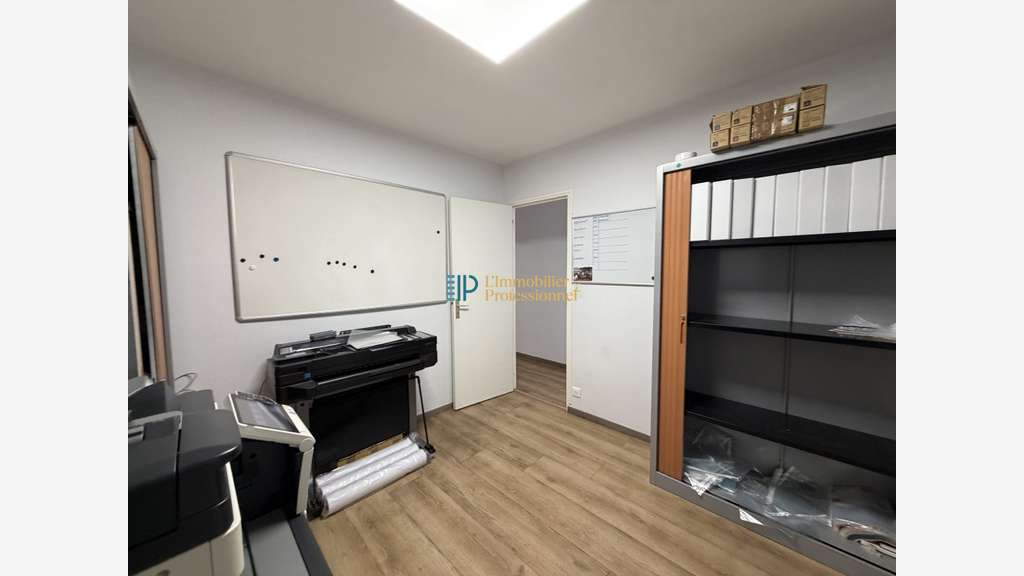 A louer entrepôt 285m² secteur Hennebont