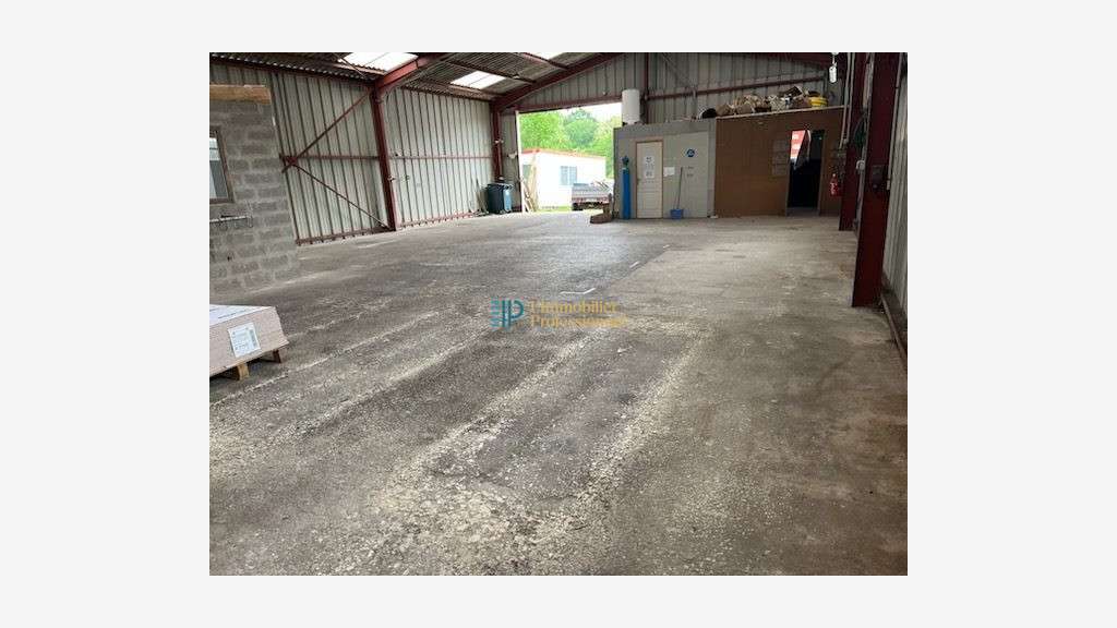 A louer entrepôt 285m² secteur Hennebont