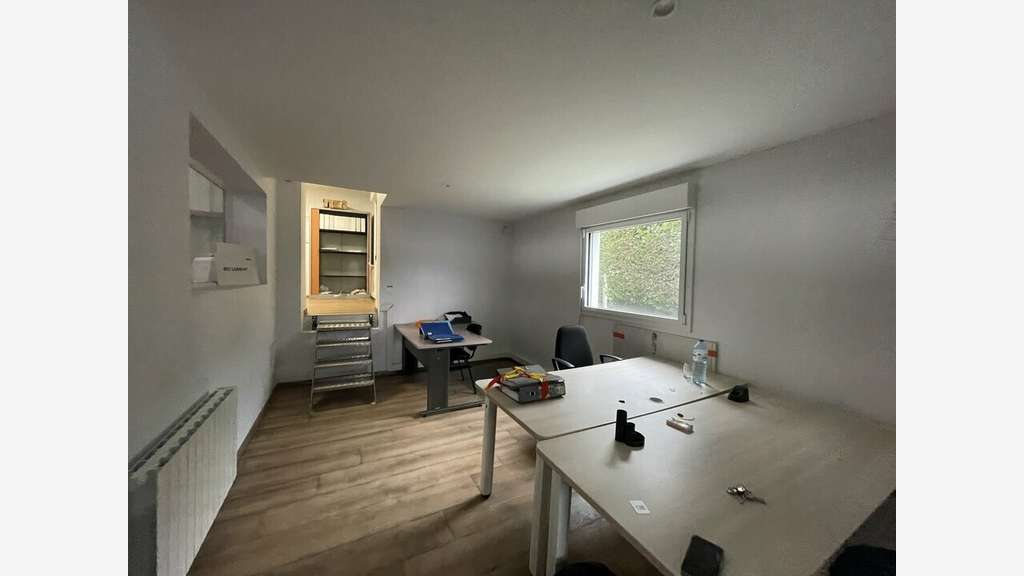 A louer local 305m² ZA dynamique Hennebont
