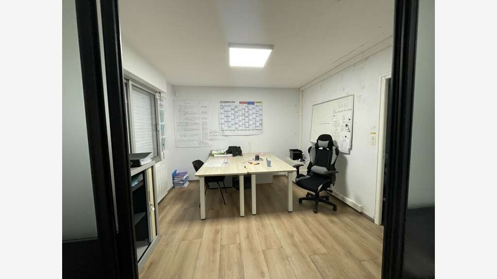 A louer local 305m² ZA dynamique Hennebont
