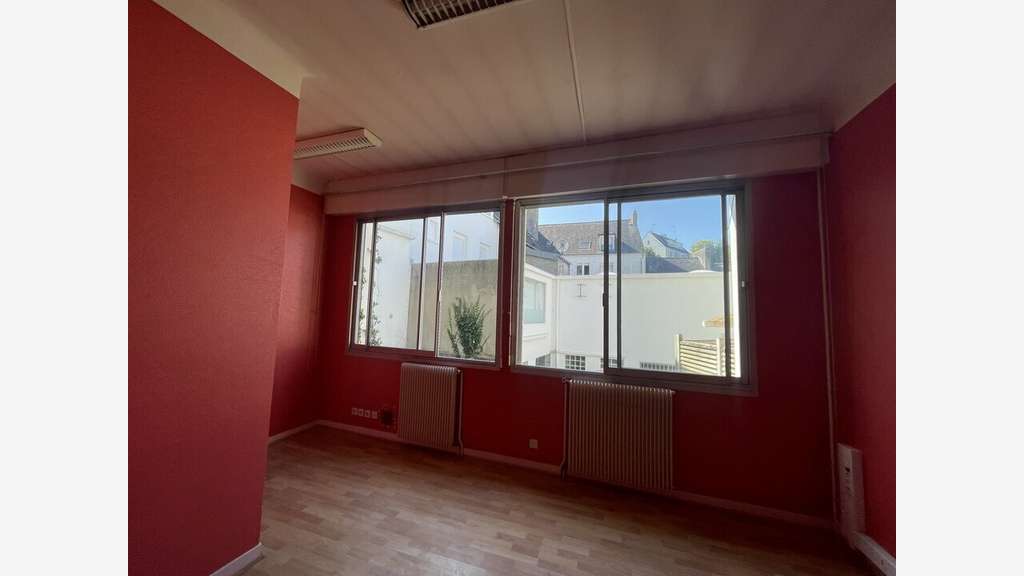 Loue local professionnel de 85m² centre Hennebont