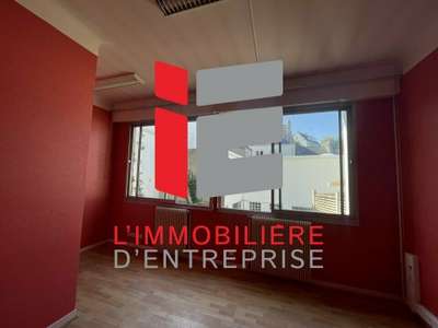Loue local professionnel de 85m² centre Hennebont