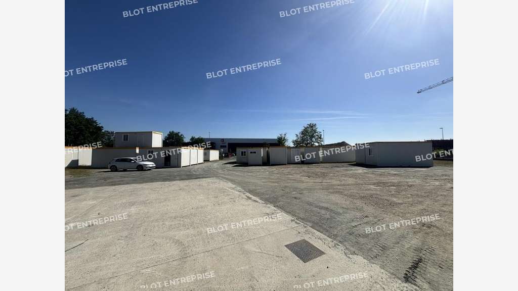 A louer locaux d'activités 607m² sur 4859m² Héric