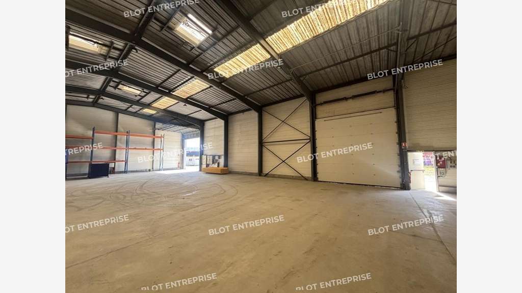 A louer locaux d'activités 607m² sur 4859m² Héric