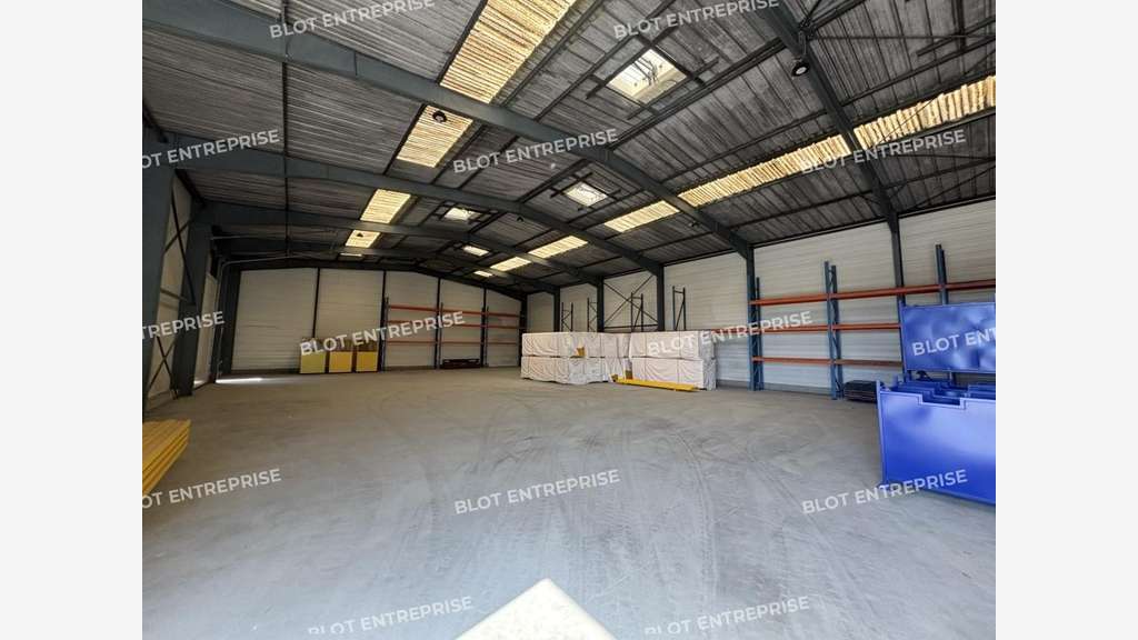 A louer locaux d'activités 607m² sur 4859m² Héric