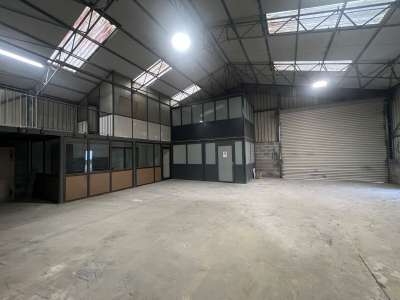 Local activités 250m² à louer au Nord de Beauvais