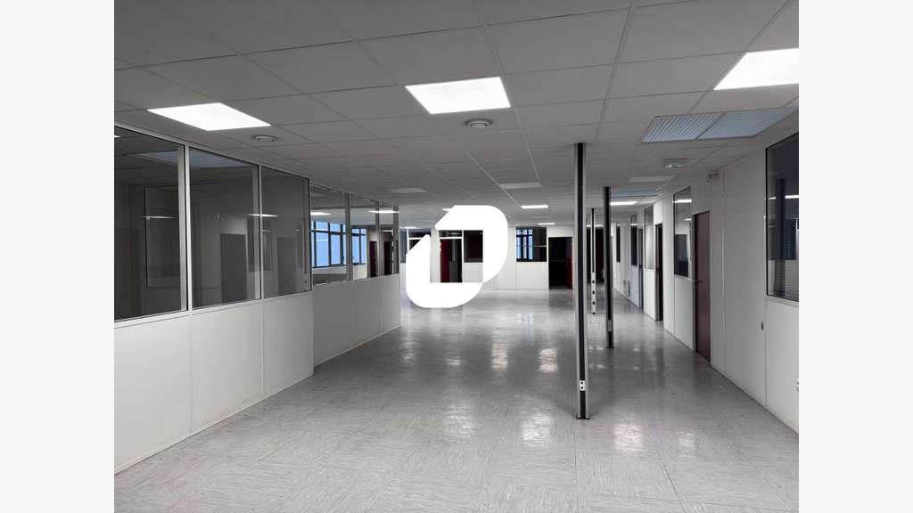 A louer Local d'activité 11111m² Houplines