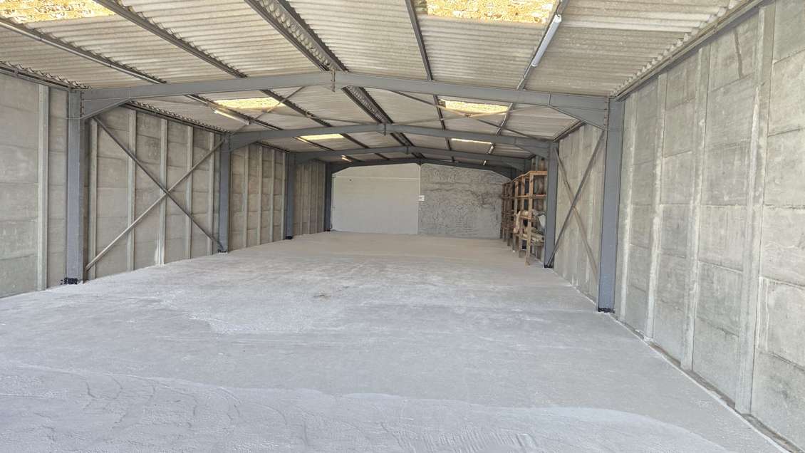 A louer entrepôt 220m² à Hyères l'Almanarre