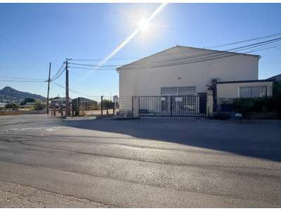 Location Locaux d'activités - Entrepôts à Hyères