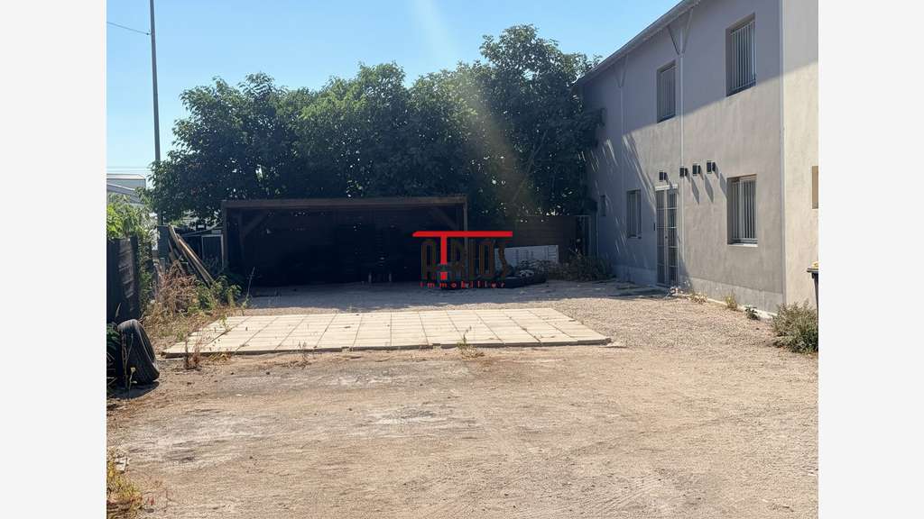 LOCAL D'ACTIVITÉ 450 M²