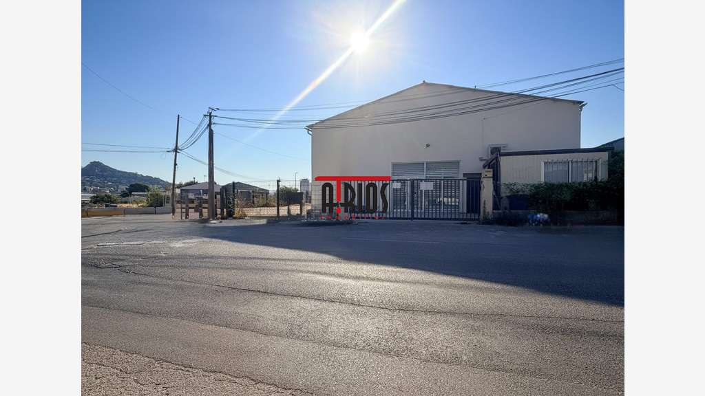 LOCAL D'ACTIVITÉ 450 M²