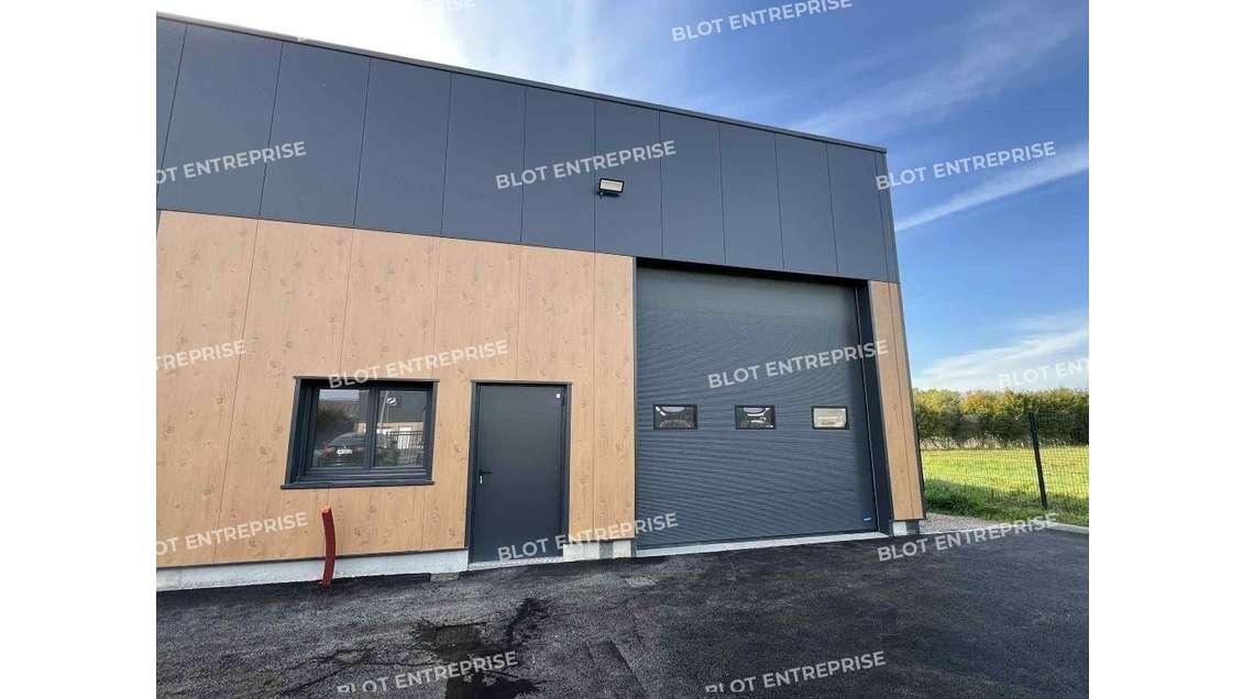 A louer cellule d'activités 200m² à Iffendic